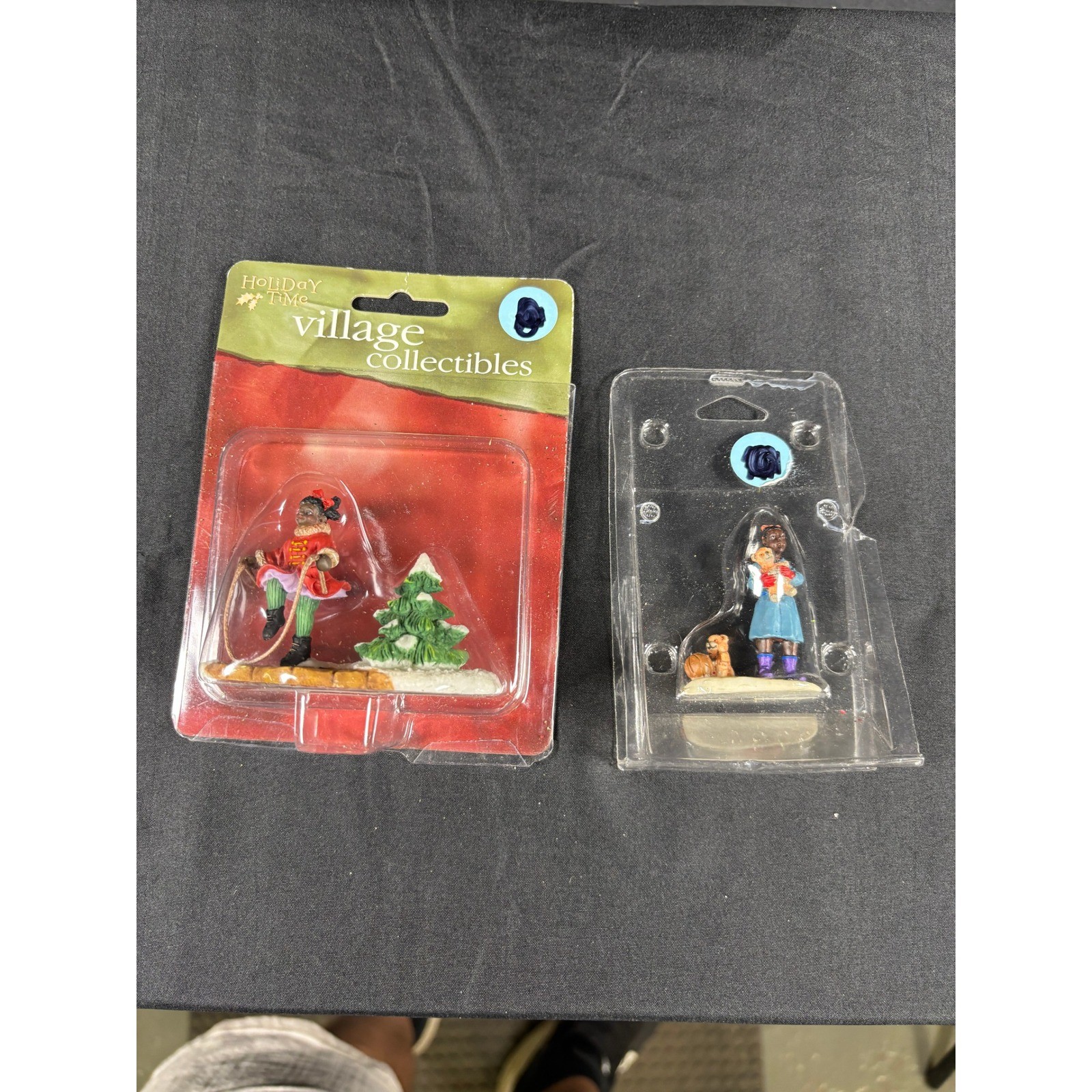 Holiday Time Village Collectibles Christmas Figurines O'Well Lot of 2 Resin Holiday Time Village Collectibles Christmas Figurines O'Well Lot of 2 Resin