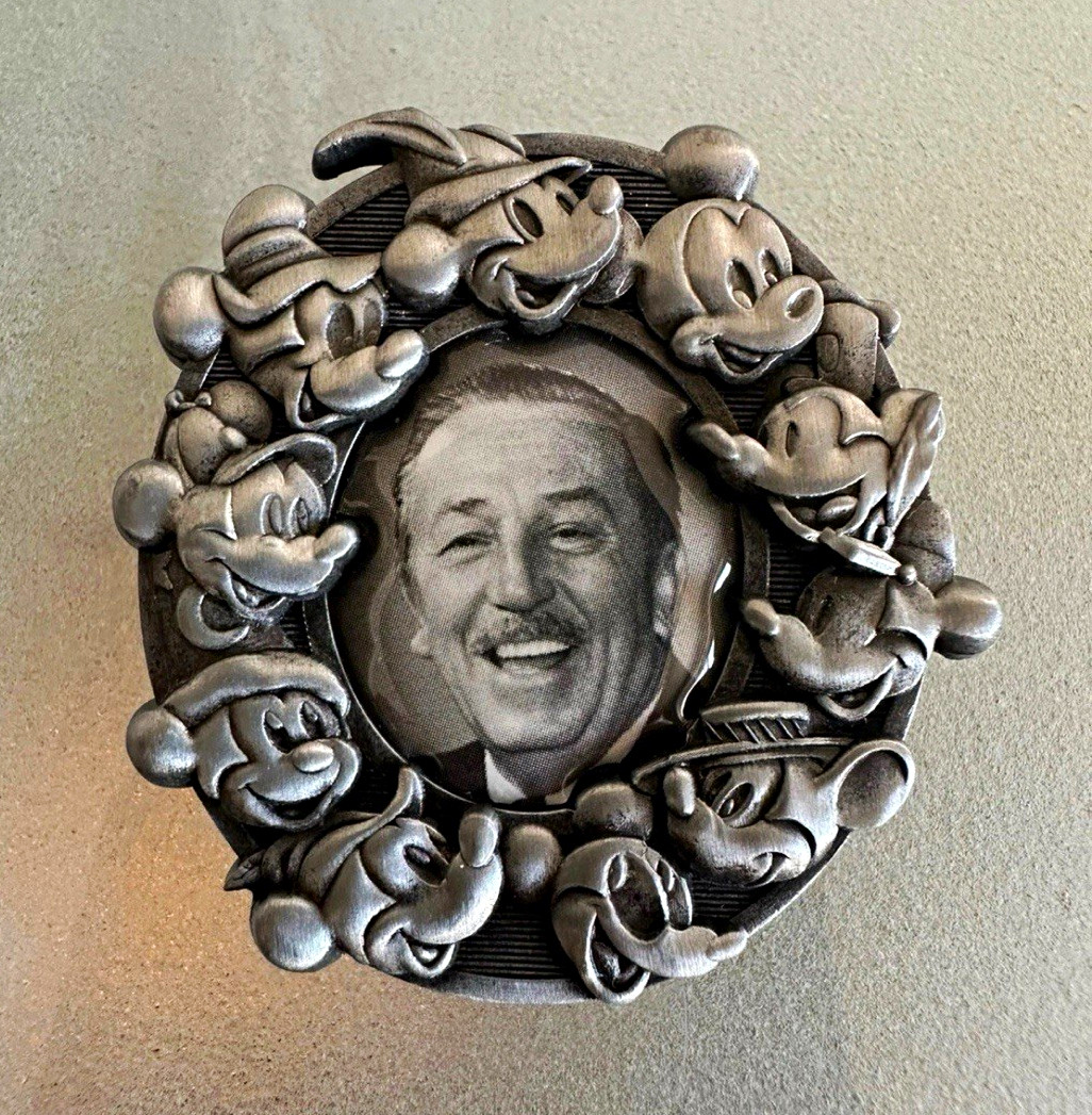 Disney World park Walt Disney W Mickey Mouse pin exclusive limited edition