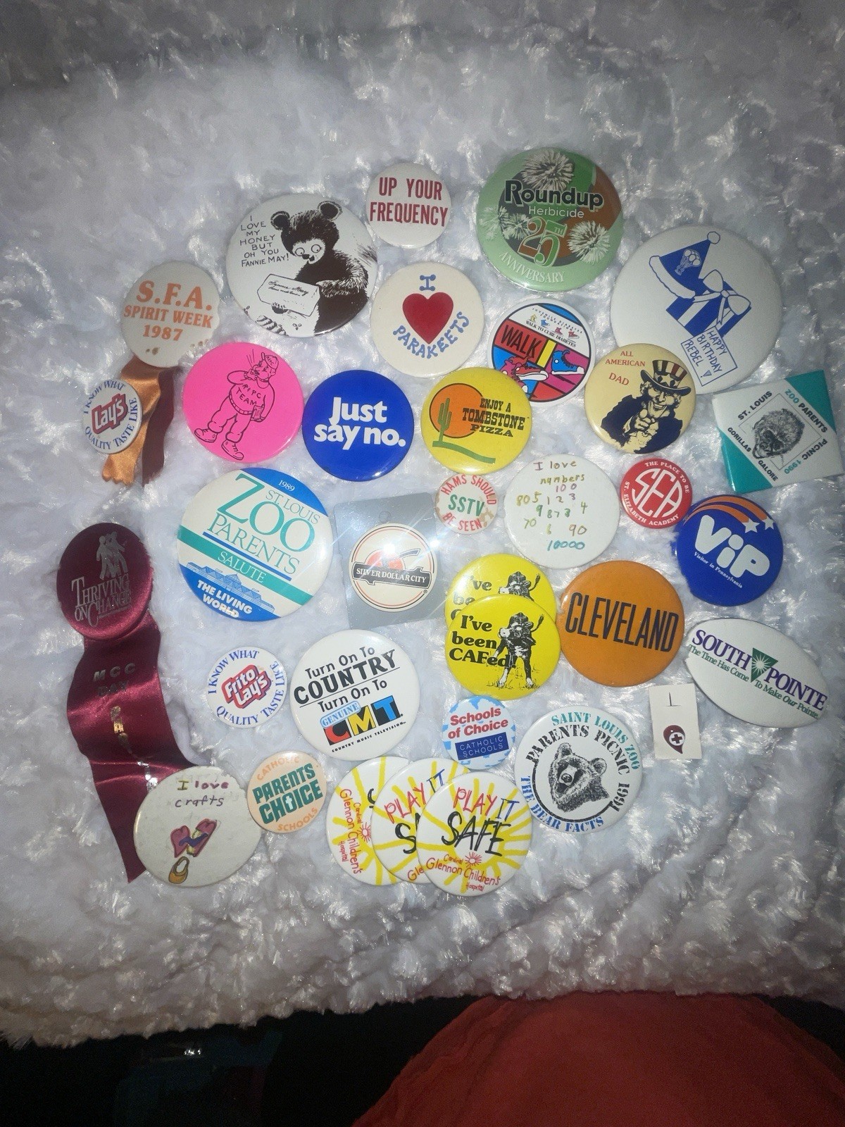 Vintage Pinback Button Lot of 35+Pin Assortment Novelty Vintage Pinback Button Lot of 35+Pin Assortment Novelty