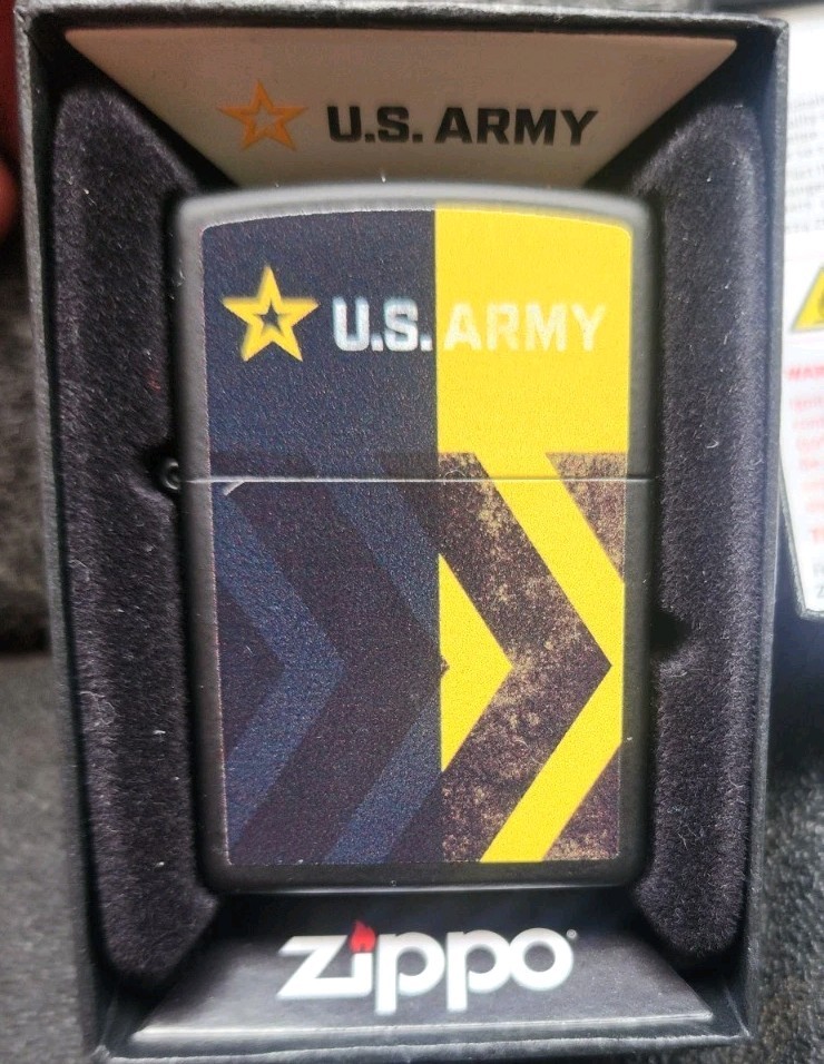 Rare Chevron Army Zippo Unused Rare Chevron Army Zippo Unused