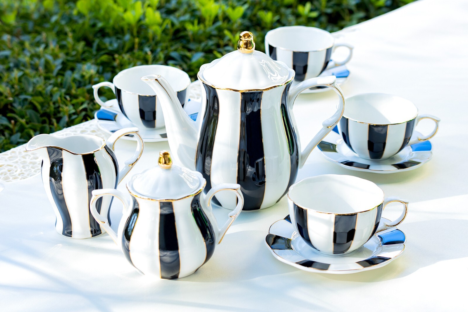 Grace Teaware Black and White Scallop Fine Porcelain Tea Set Grace Teaware Black and White Scallop Fine Porcelain Tea Set