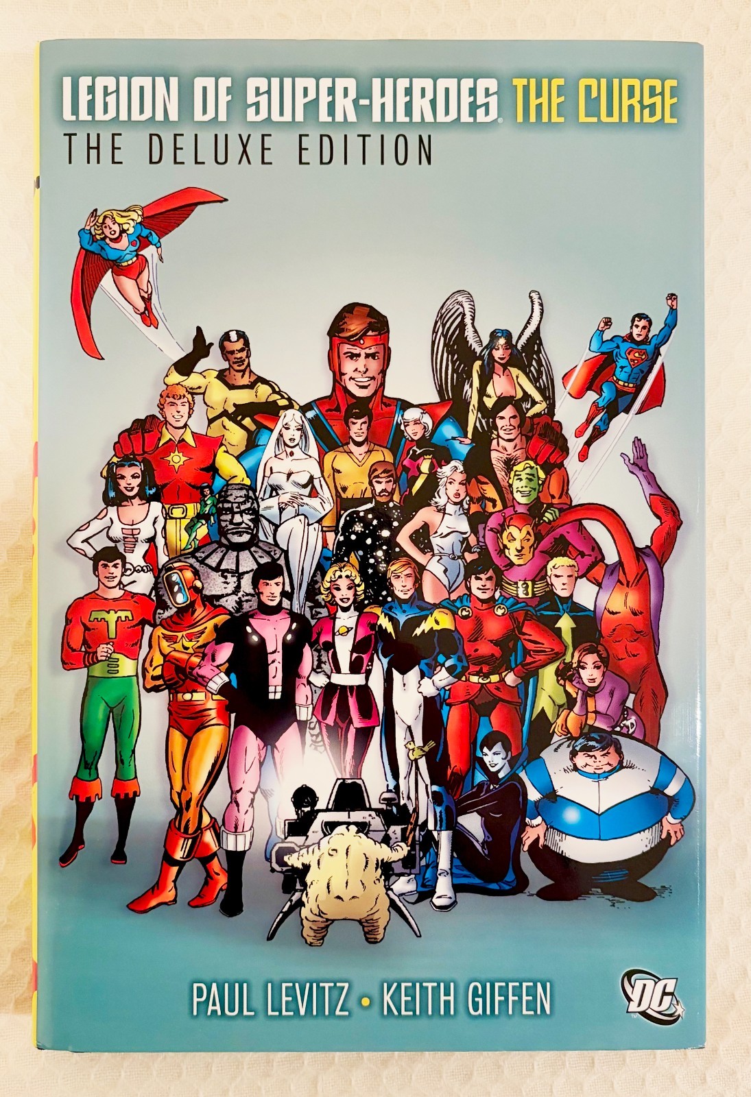 Legion of Super-Heroes: The Curse Deluxe Edition, HC, 1ST, NM Legion of Super-Heroes: The Curse Deluxe Edition, HC, 1ST, NM