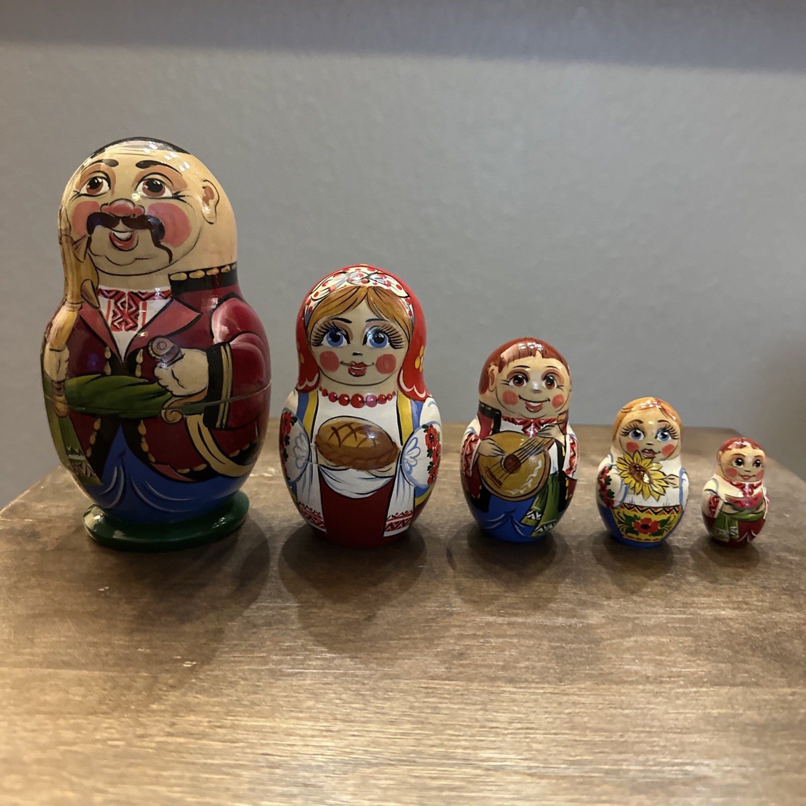 Ukrainian Family Matryoshka Nesting Dolls 6 1/2 Tall 5 In 1 Set. Hand Painted