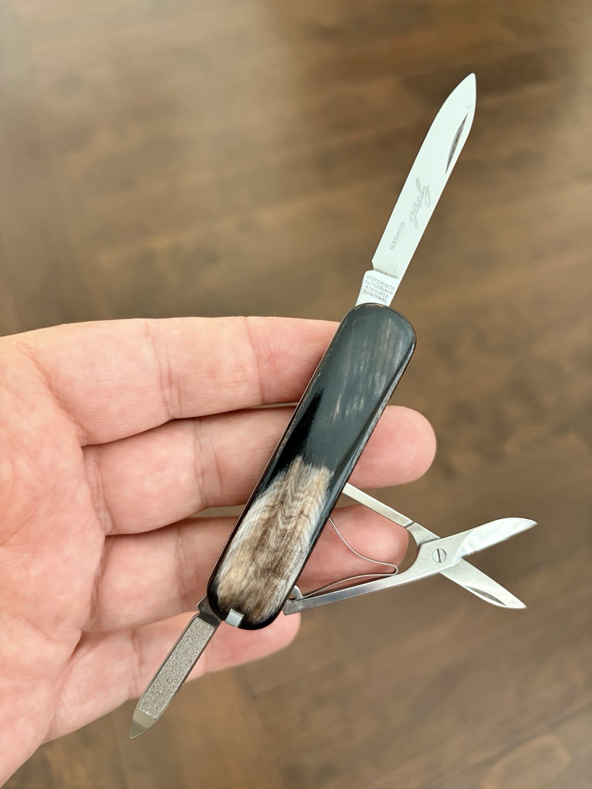 Ultra Rare / EXCELLENT - Victorinox Ambassador 74mm Buffalo Horn Ultra Rare / EXCELLENT - Victorinox Ambassador 74mm Buffalo Horn