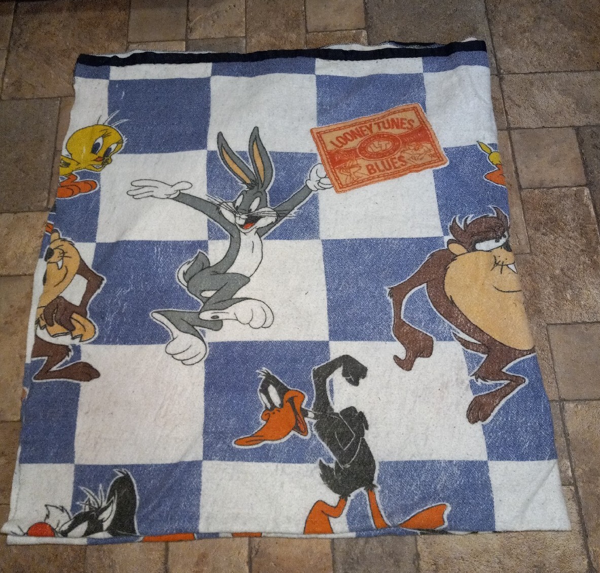 Vintage 1990s Looney Tunes Bugs Bunny Taz Sylvester Tweety Daffy Fleece Blanket Vintage 1990s Looney Tunes Bugs Bunny Taz Sylvester Tweety Daffy Fleece Blanket