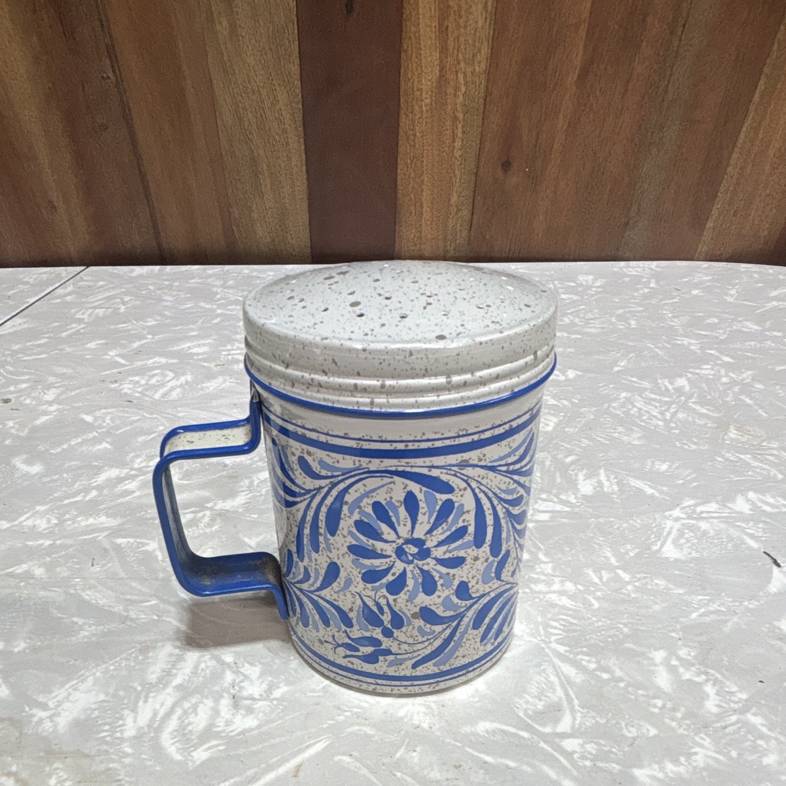 Avon Country Talc Shaker Vintage, Sweet Honesty Perfume Avon Country Talc Shaker Vintage, Sweet Honesty Perfume
