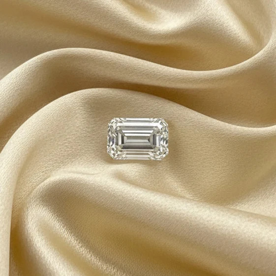 Certified Lab Grown Diamond, 2.29ct, H, SI1, Emerald Cut Certified Lab Grown Diamond, 2.29ct, H, SI1, Emerald Cut