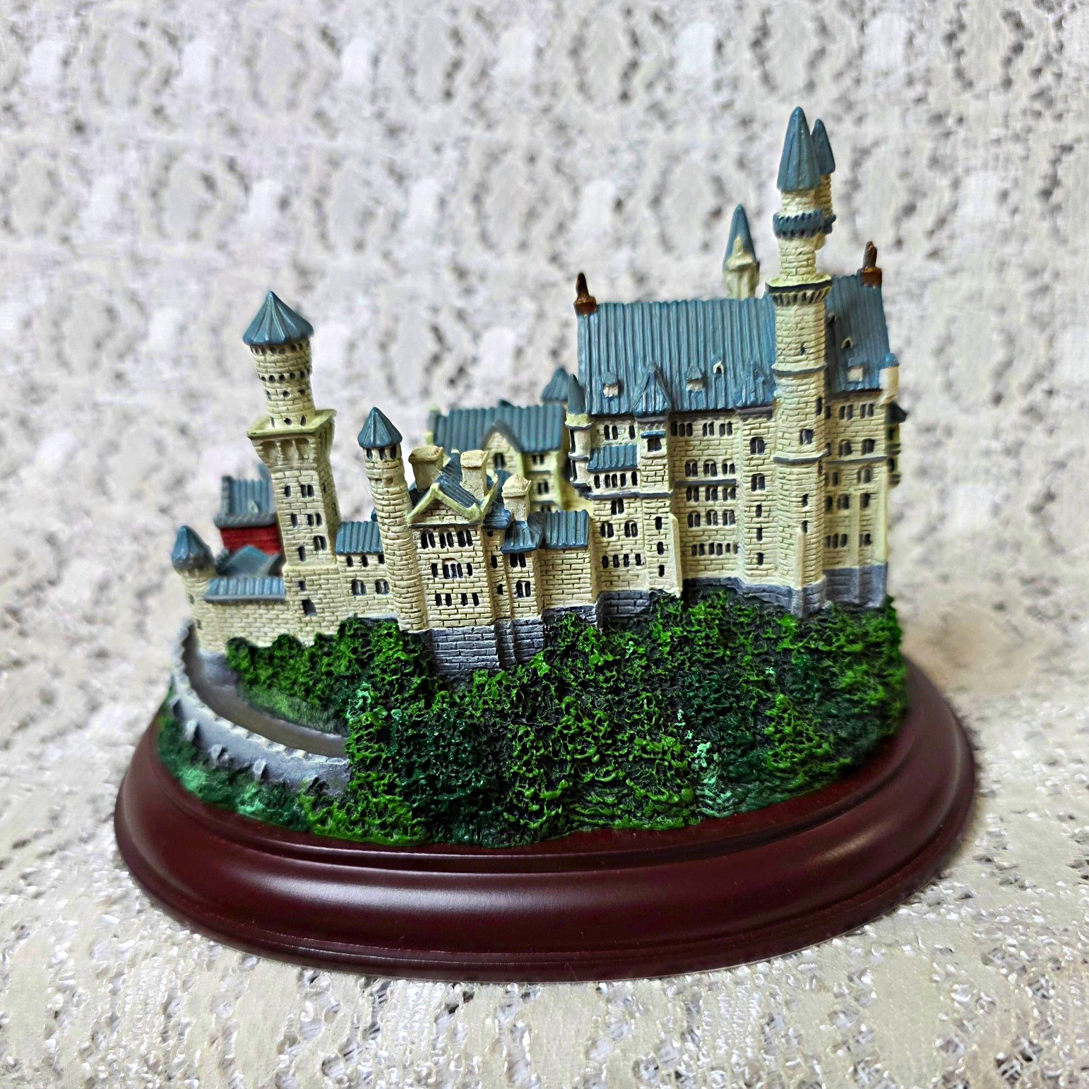 Lenox Enchanting Castle Neuschwanstein Castle Hand Painted Figurine 1998 Rare Lenox Enchanting Castle Neuschwanstein Castle Hand Painted Figurine 1998 Rare