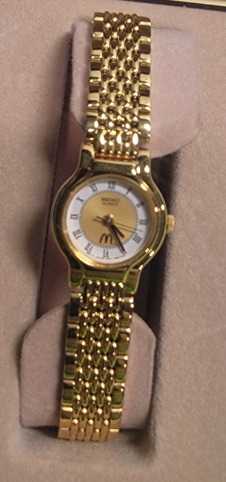 McDonalds High Tier Service Award Watch Gold Tone Seiko Quartz V401-0289 McDonalds High Tier Service Award Watch Gold Tone Seiko Quartz V401-0289
