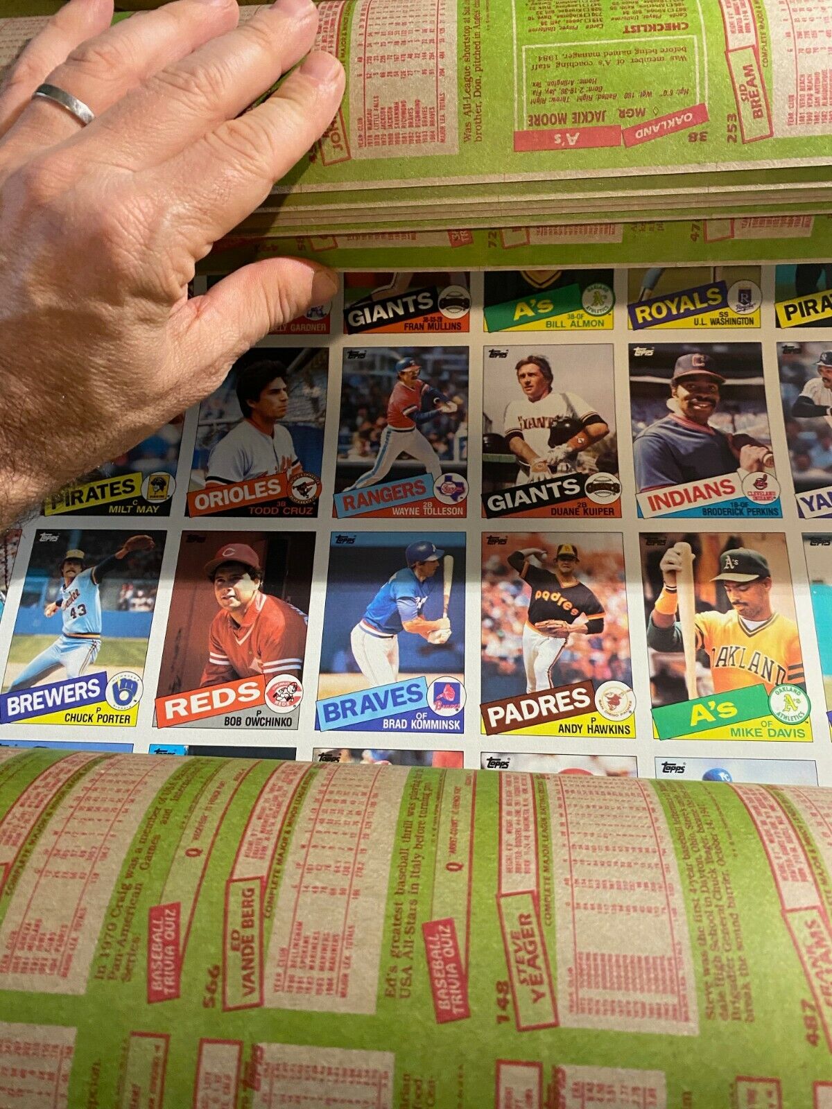 1985 TOPPS Complete set 1-792 OF 6 UNCUT SHEETS Clemens Puckett  Baseball Cards