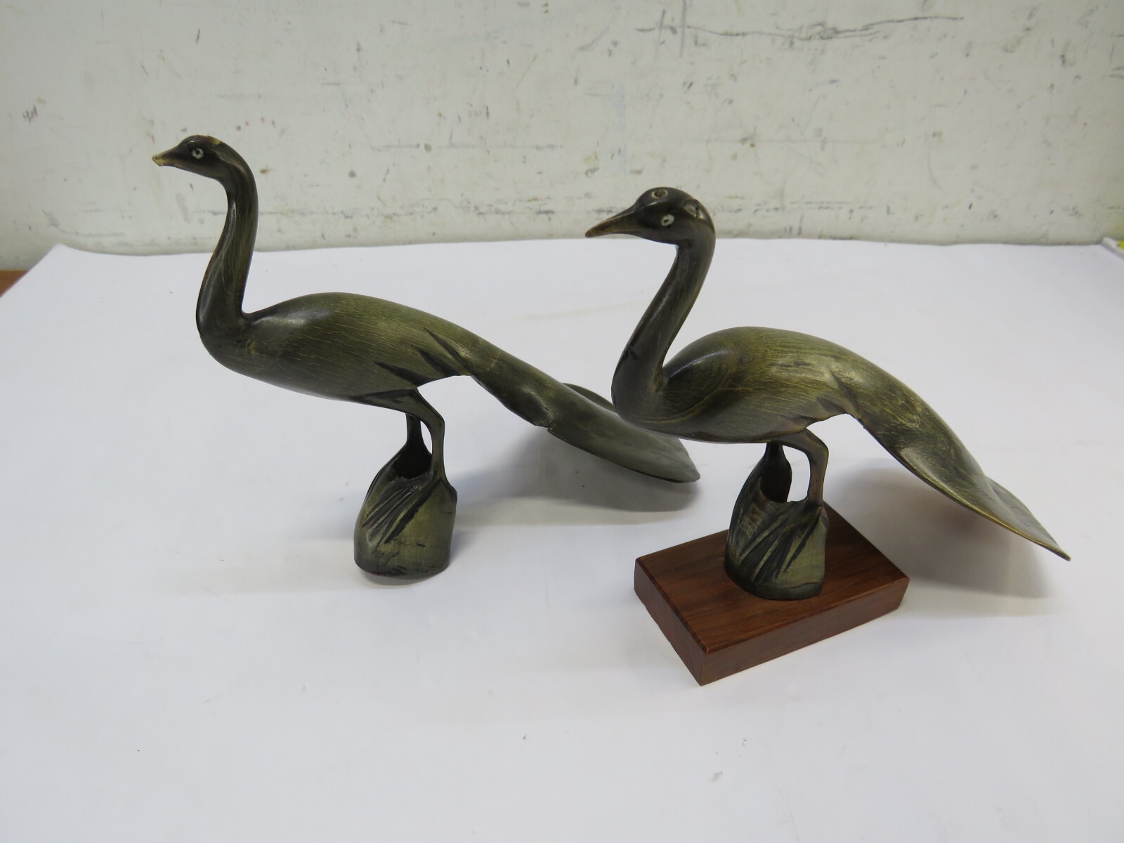 2 Vintage Hand Carved Brown Horn Heron Egrets Shore Birds One With Stand 2 Vintage Hand Carved Brown Horn Heron Egrets Shore Birds One With Stand