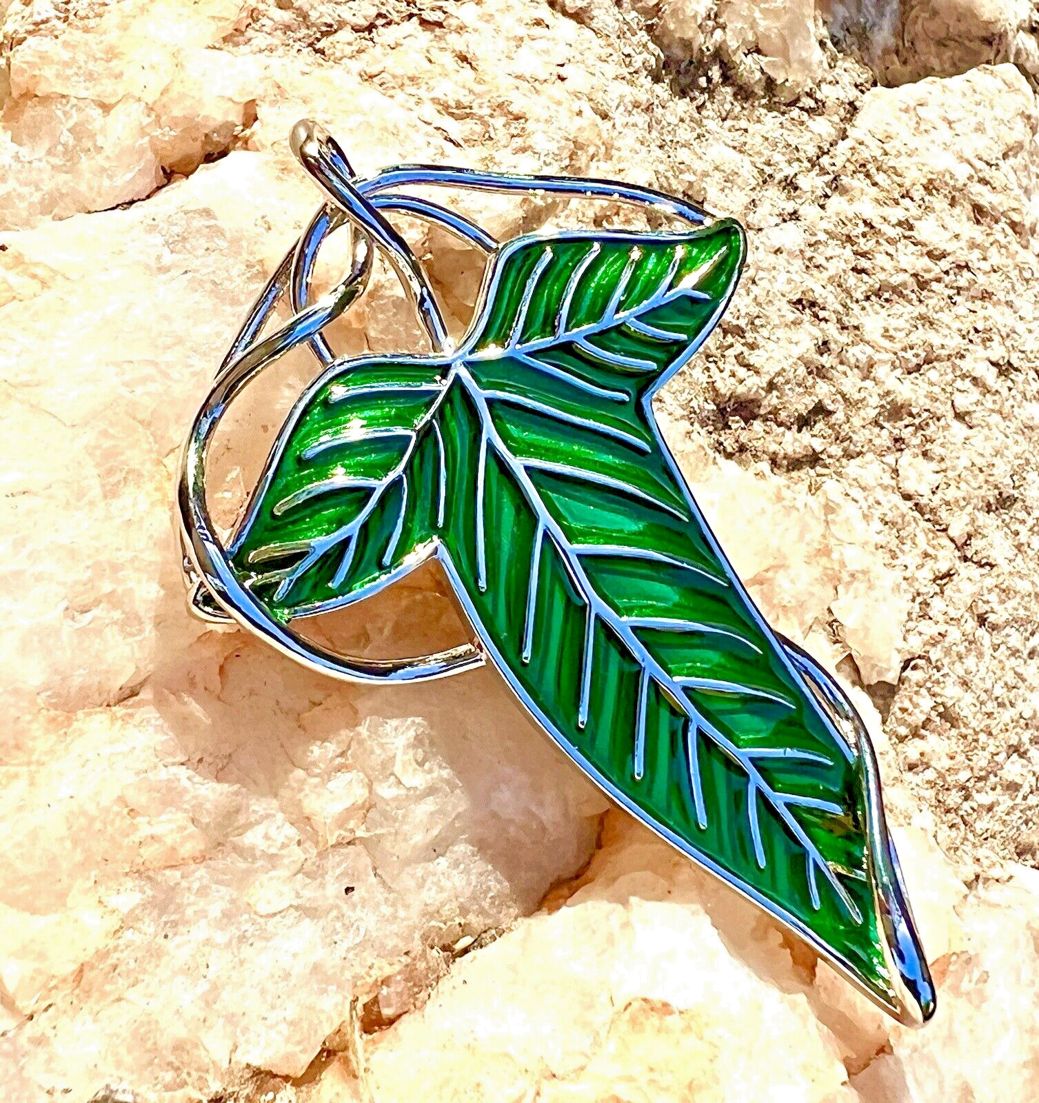 Leaves Of Lórien Brooch | LOTR Elven Brooch Of The Fellowship | Jewelry | Gift Leaves Of Lórien Brooch | LOTR Elven Brooch Of The Fellowship | Jewelry | Gift