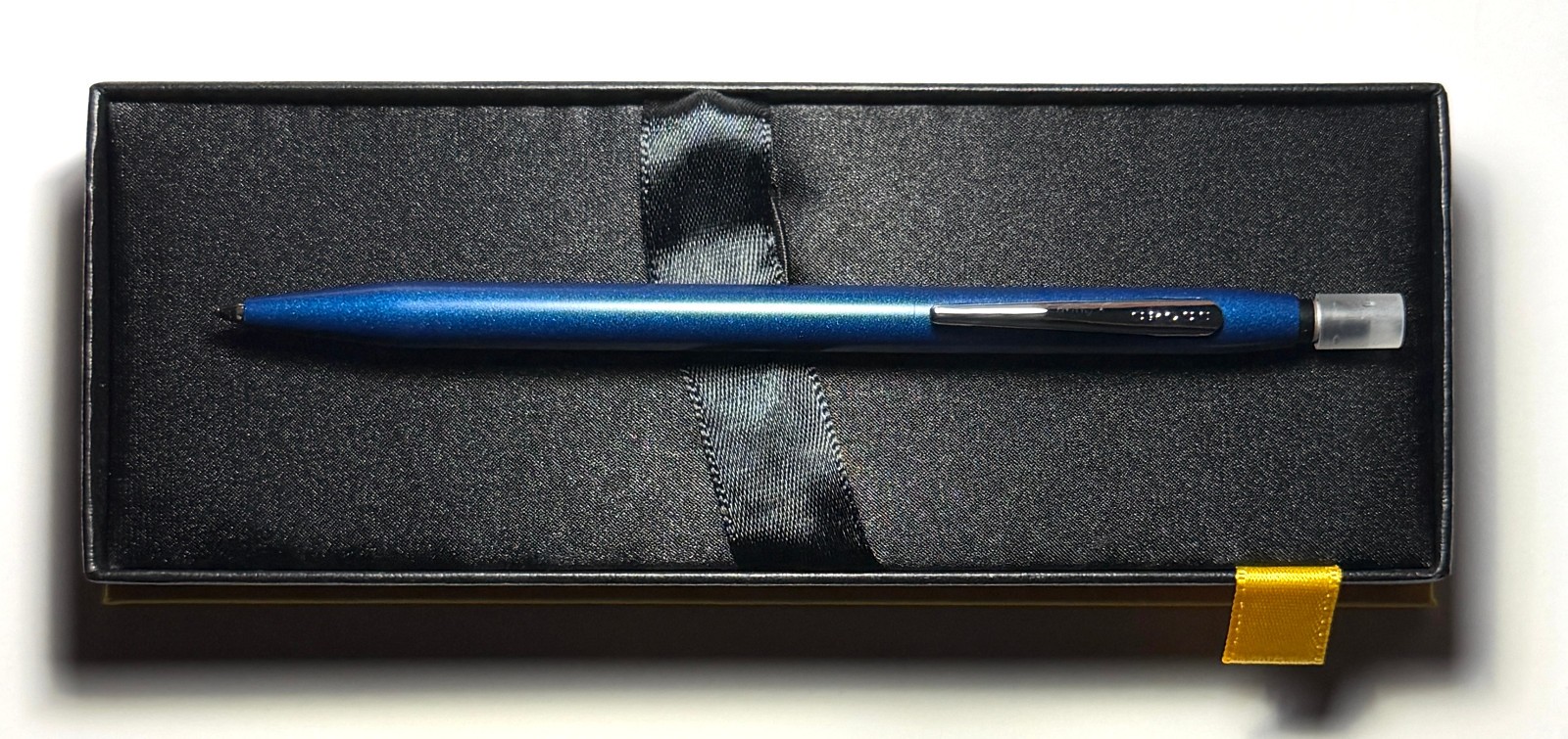Cross Click Refillable Ballpoint Pen, Midnight Blue Lacquer (AT0622-121) Cross Click Refillable Ballpoint Pen, Midnight Blue Lacquer (AT0622-121)