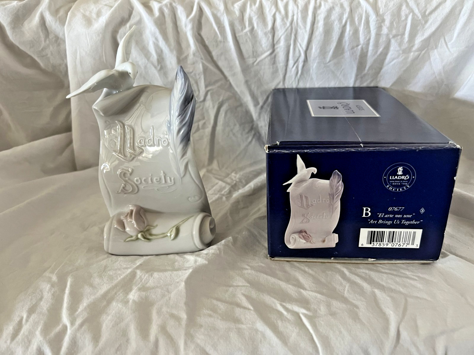 Genuine Lladro #07677 Glazed Porcelain Plaque with Dove Rose Feather W/Box
