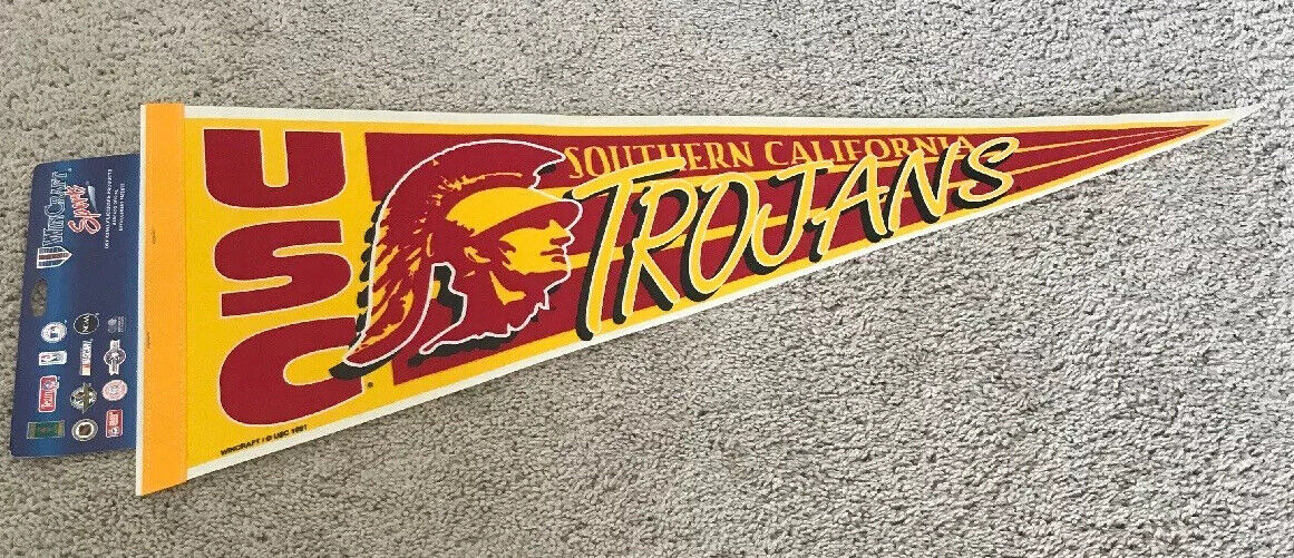  UNIVERSITY OF SOUTHERN CALIFORNIA TROJANS VINTAGE 1990\'s Wincraft Pennant 30x12