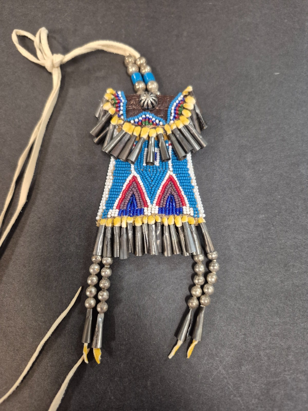 Native American Beaded Leather Pouch Native American Beaded Leather Pouch