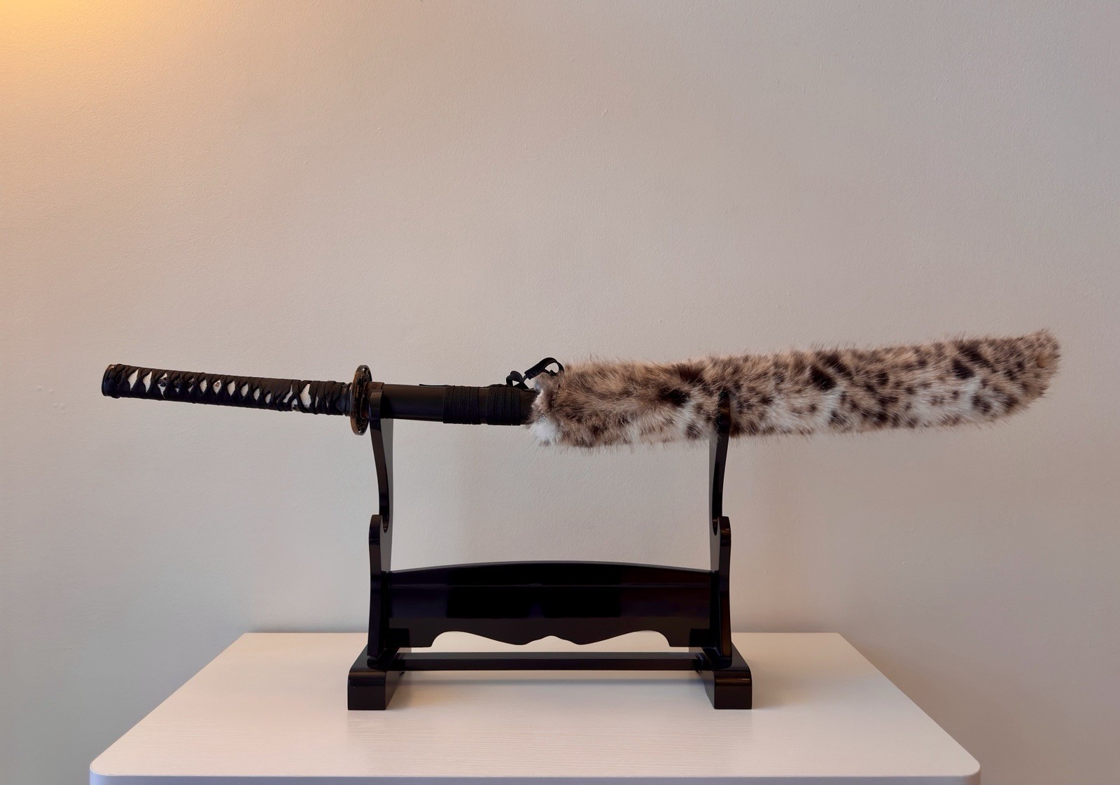 Brand New Japanese Samurai Tachi Shirizaya Faux White Leopard Fur Sheath Cover Brand New Japanese Samurai Tachi Shirizaya Faux White Leopard Fur Sheath Cover
