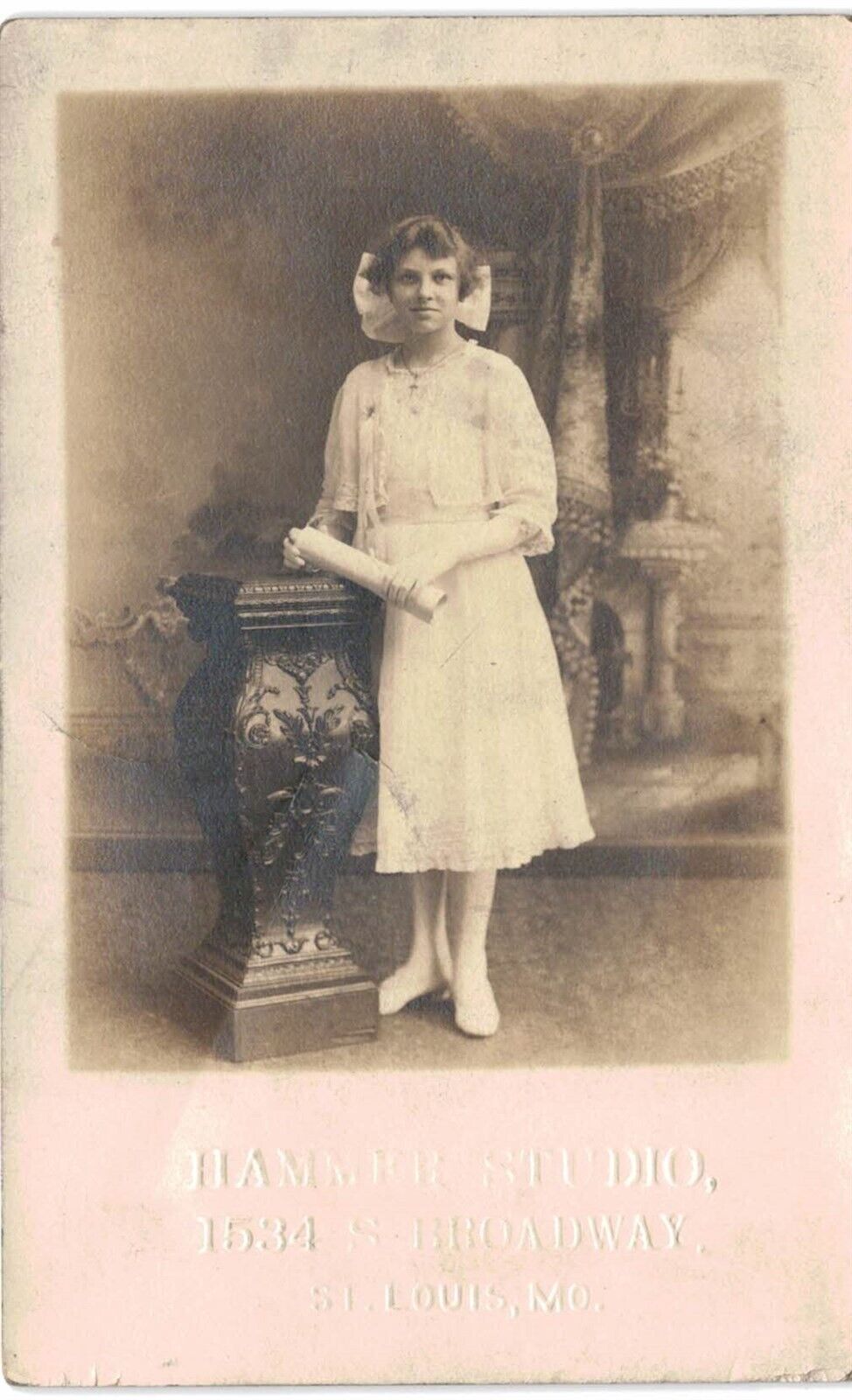 St Louis MO RPPC Hammer Studio Portrait of An Unidentified Woman AZO 1910 