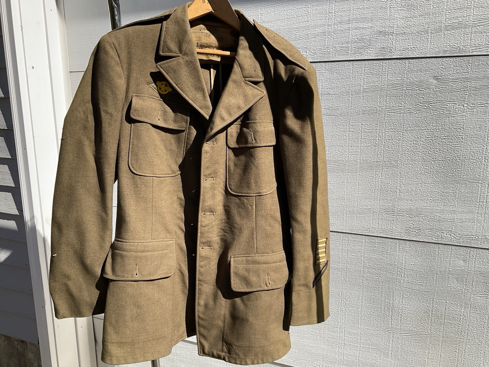 US Army Ike Men's Wool Jacket Regular Size, Brown, WWII Uniform, 1940s Vintage US Army Ike Men's Wool Jacket Regular Size, Brown, WWII Uniform, 1940s Vintage