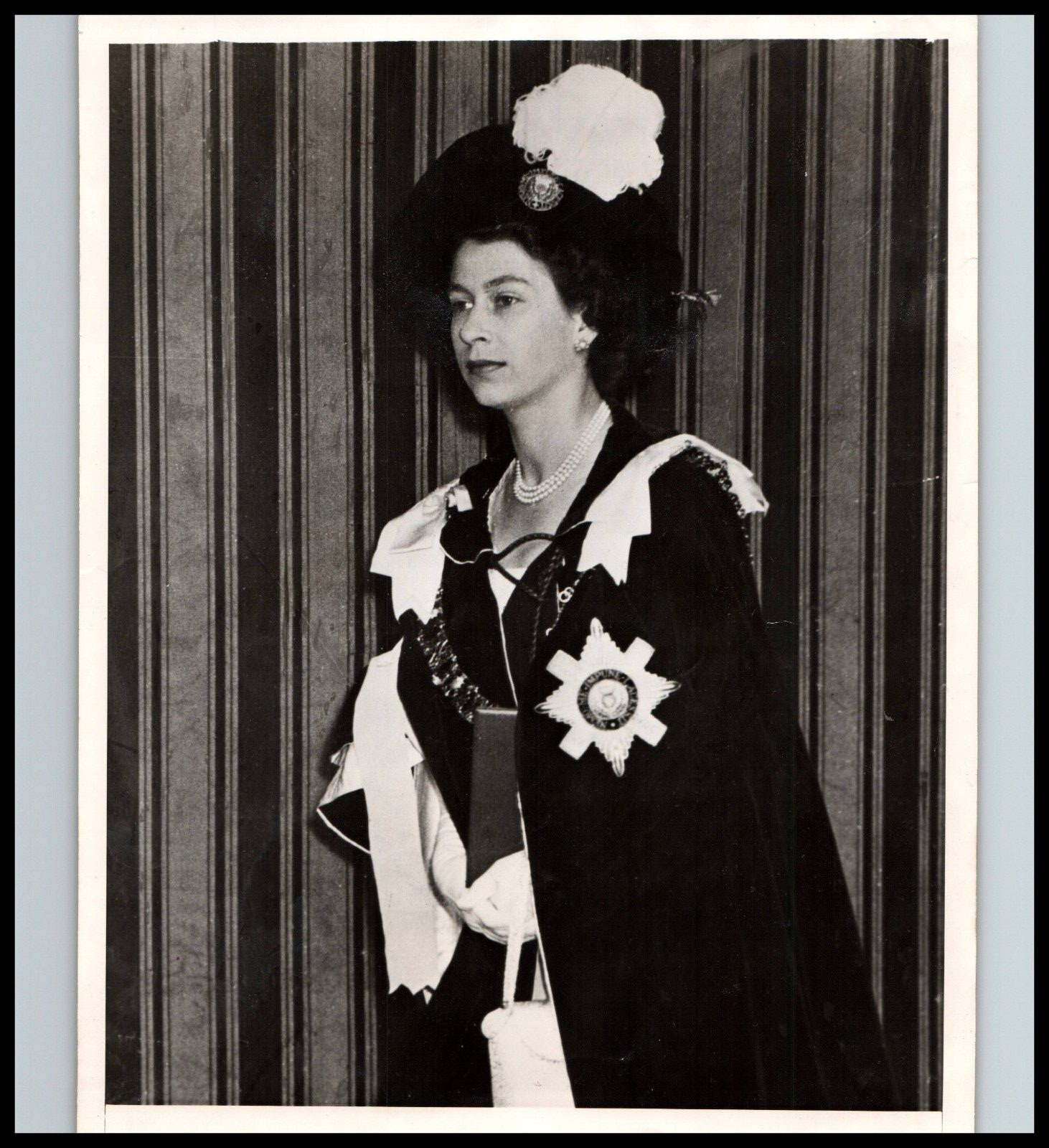 QUEEN ELIZABETH STUNNING JOE WALDORF PORTRAIT 1952 VINTAGE ORIG Photo 638