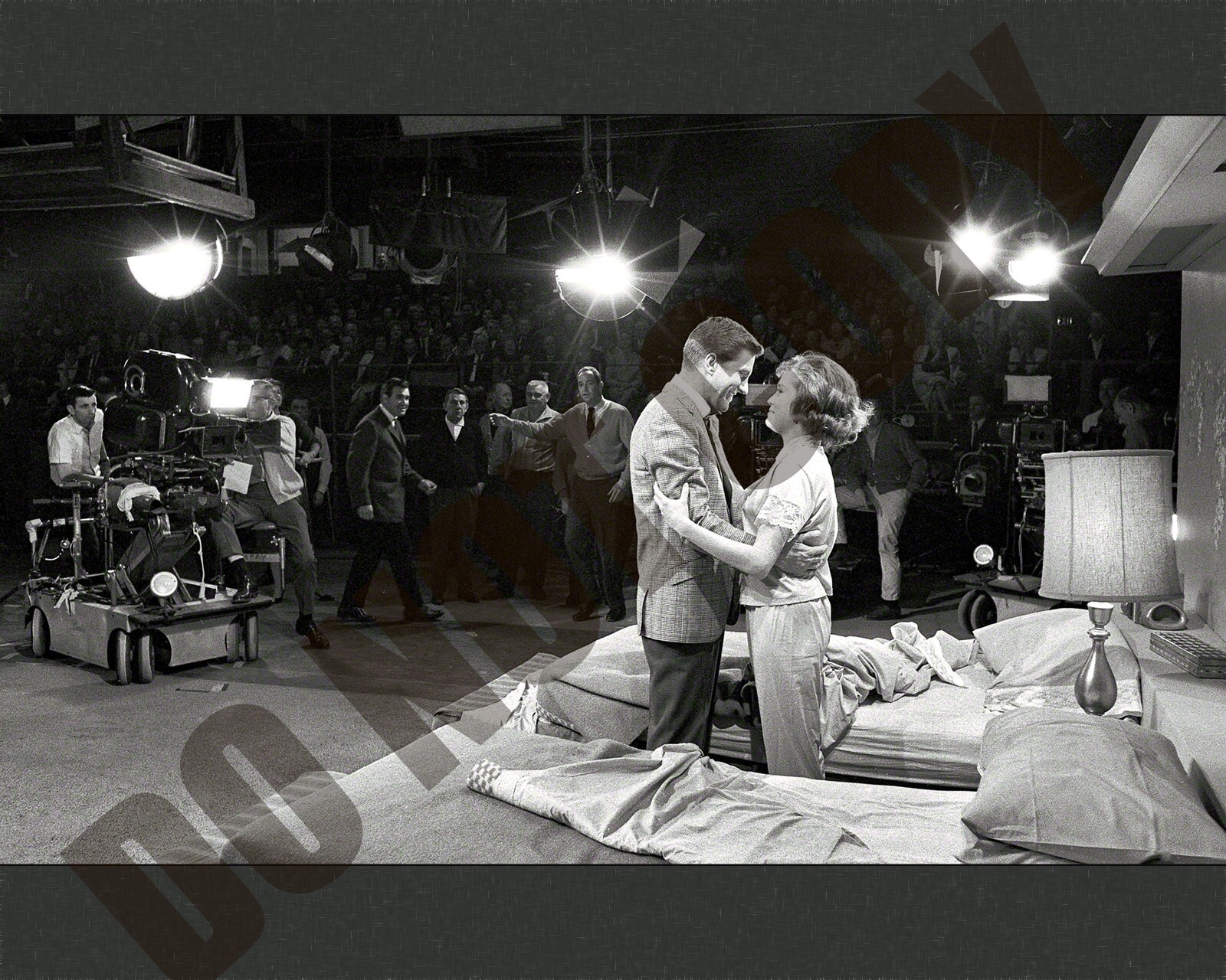 1963 Dick Van Dyke Mary Tyler Moore on Set of The Dick Van Dyke Show 8x10 Photo 1963 Dick Van Dyke Mary Tyler Moore on Set of The Dick Van Dyke Show 8x10 Photo