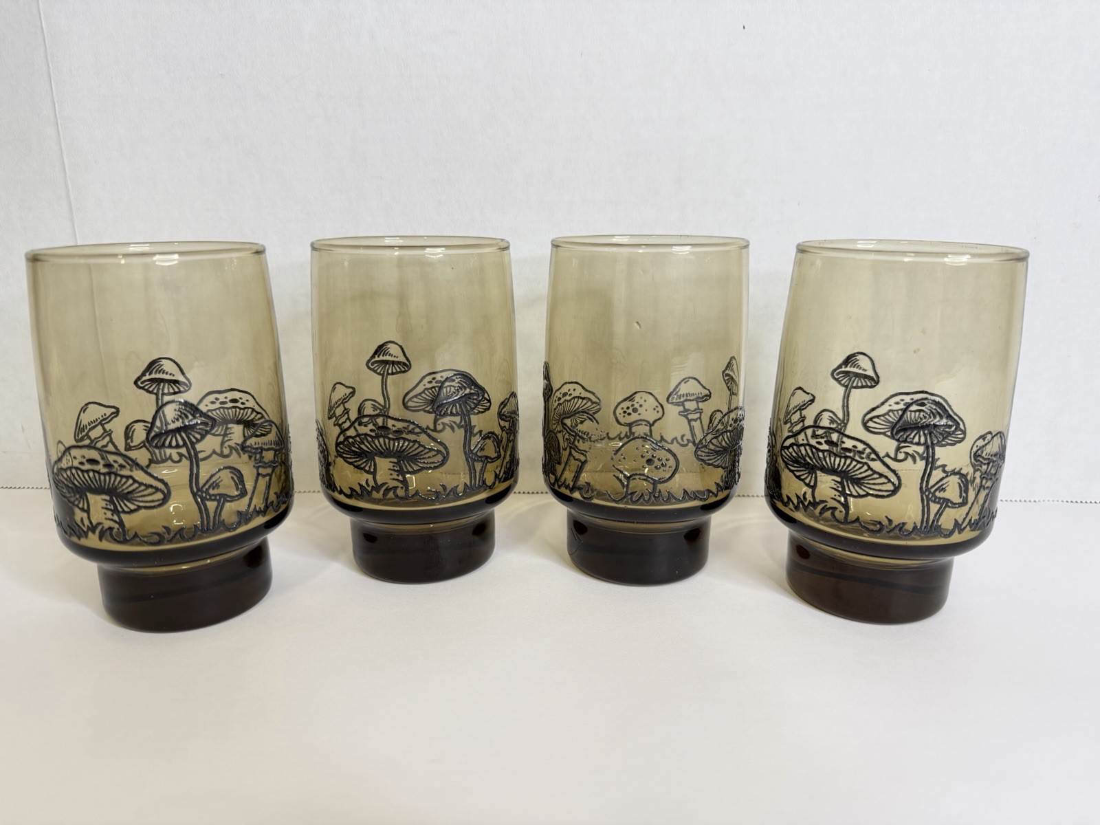 Vintage Set Of 4 Retro Libbey Smoke Brown Mushroom Drinking Glass Vintage Vintage Set Of 4 Retro Libbey Smoke Brown Mushroom Drinking Glass Vintage