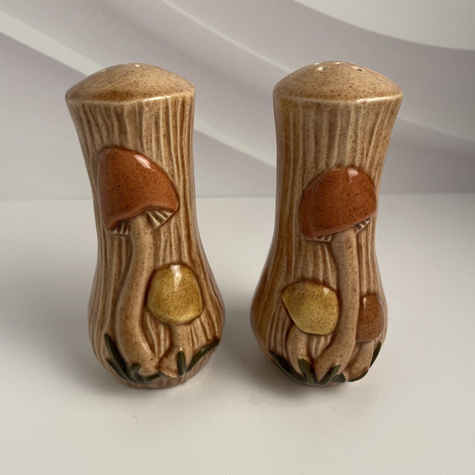 Vintage Arnels Merry Mushroom Ceramic Salt & Pepper Shakers 1970s Vintage Arnels Merry Mushroom Ceramic Salt & Pepper Shakers 1970s