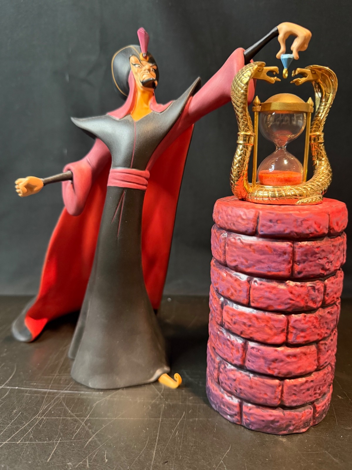 WDCC VILLAINS ALADDIN JAFAR OH MIGHTY EVIL ONE W/ COA & ORIGINAL BOX MINT WDCC VILLAINS ALADDIN JAFAR OH MIGHTY EVIL ONE W/ COA & ORIGINAL BOX MINT