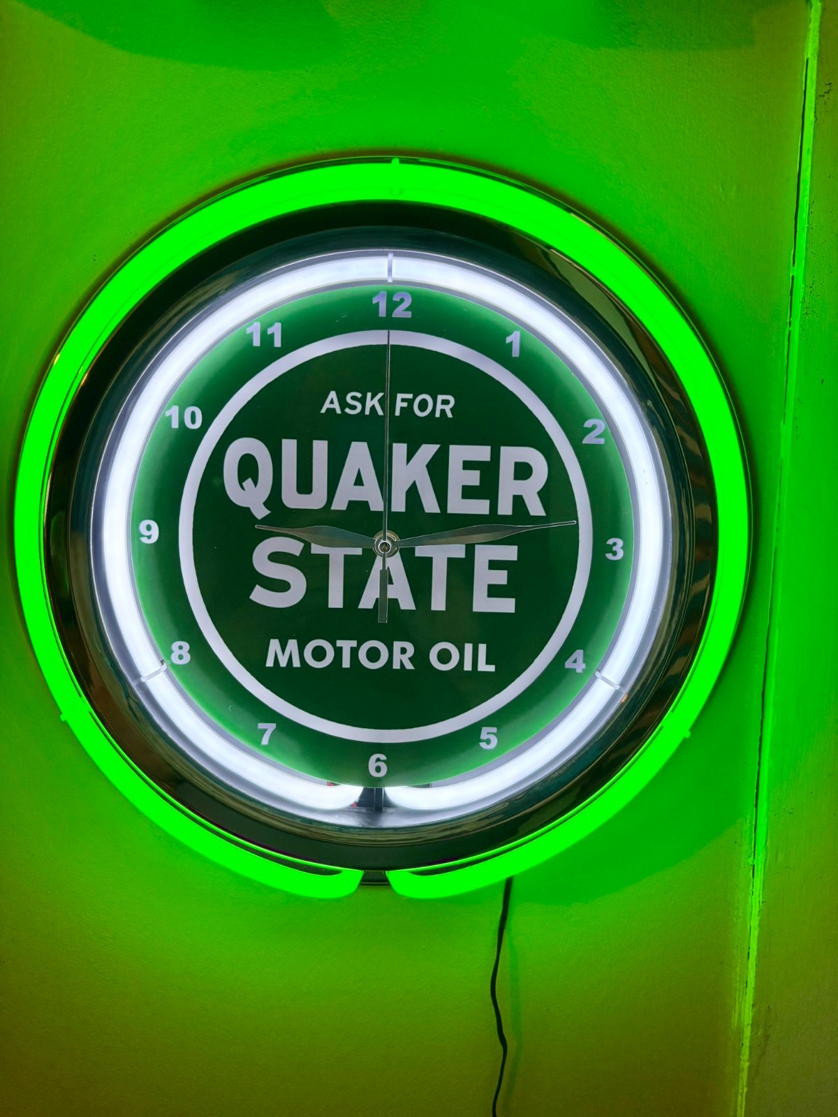 Quaker State Oil Gas Service Station Garage Man Cave Neon Style LED Clock Sign Quaker State Oil Gas Service Station Garage Man Cave Neon Style LED Clock Sign