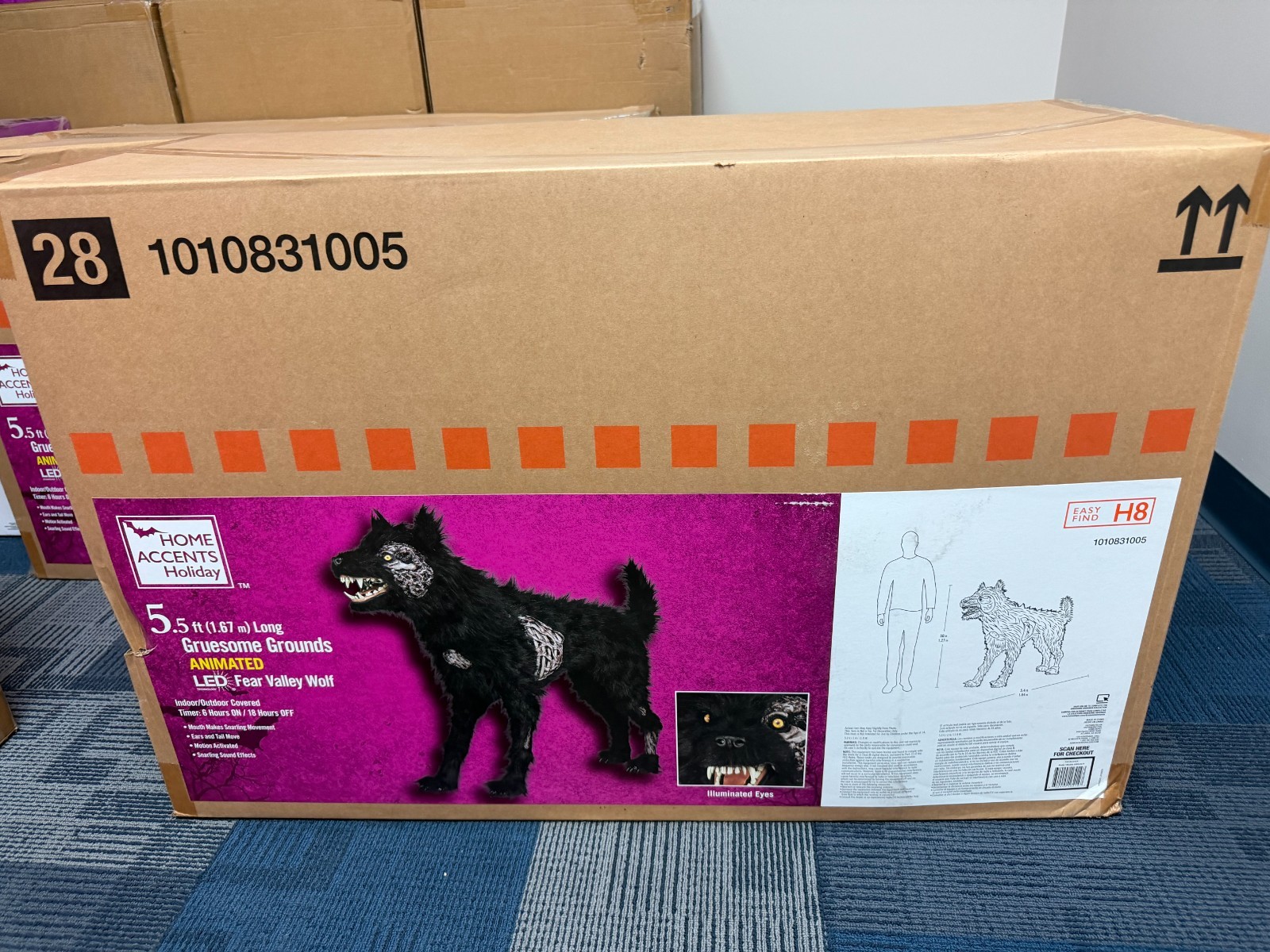 5.5 Ft Gruesome Animated LED Fear Valley Wolf NEW IN BOX 5.5 Ft Gruesome Animated LED Fear Valley Wolf NEW IN BOX