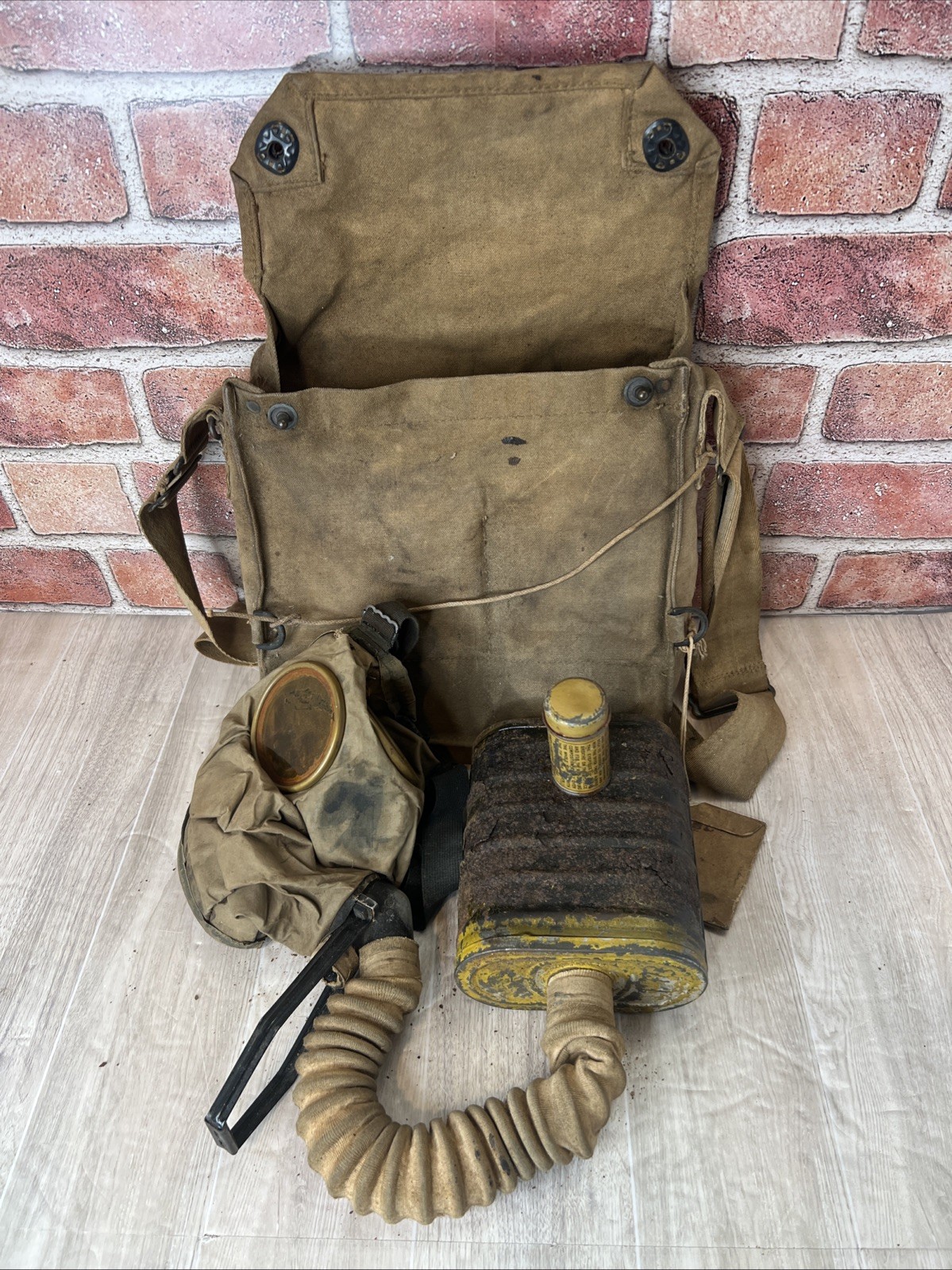 WWI M1918 US Army AEF Gas Mask & Carry Bag Yellow Can Respirator - Please Read WWI M1918 US Army AEF Gas Mask & Carry Bag Yellow Can Respirator - Please Read