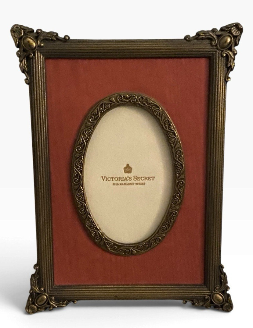 Vtg Victoria's Secret No 10 Margaret St London Ornate Bronze Photo Frame Vtg Victoria's Secret No 10 Margaret St London Ornate Bronze Photo Frame