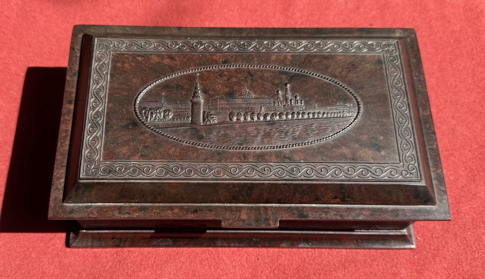 Rare Vtg USSR Bakelite Jewelry Box Moscow Kremlin Relief Soviet Stalinist, 1950s