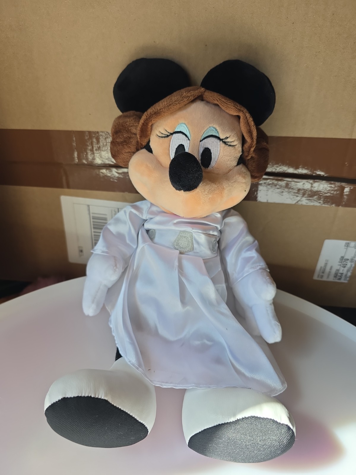 Pre-Owned Disney Parks Star Wars 2015 Minnie Mouse Princess Leia Plush Doll Pre-Owned Disney Parks Star Wars 2015 Minnie Mouse Princess Leia Plush Doll