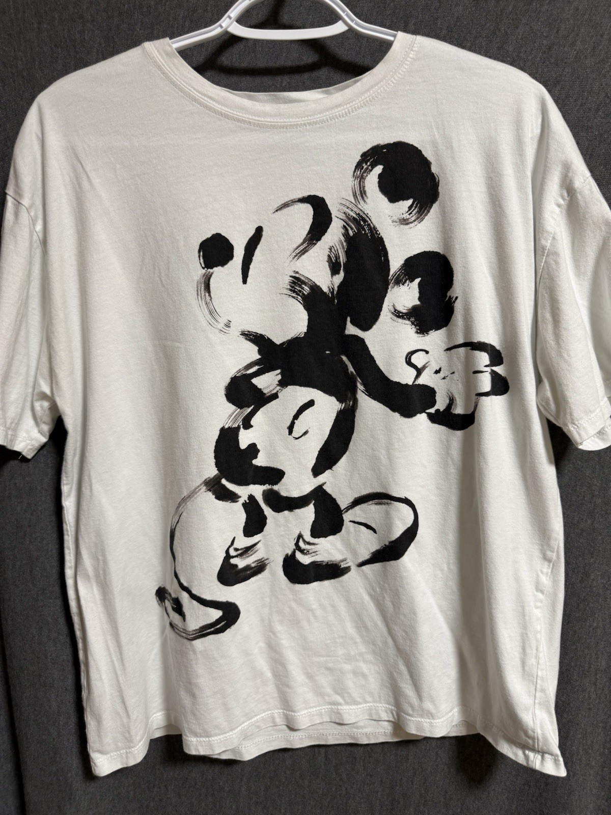 ZARA Disney Mickey Mouse White/Black Graphic Adult T-Shirt Size M ZARA Disney Mickey Mouse White/Black Graphic Adult T-Shirt Size M