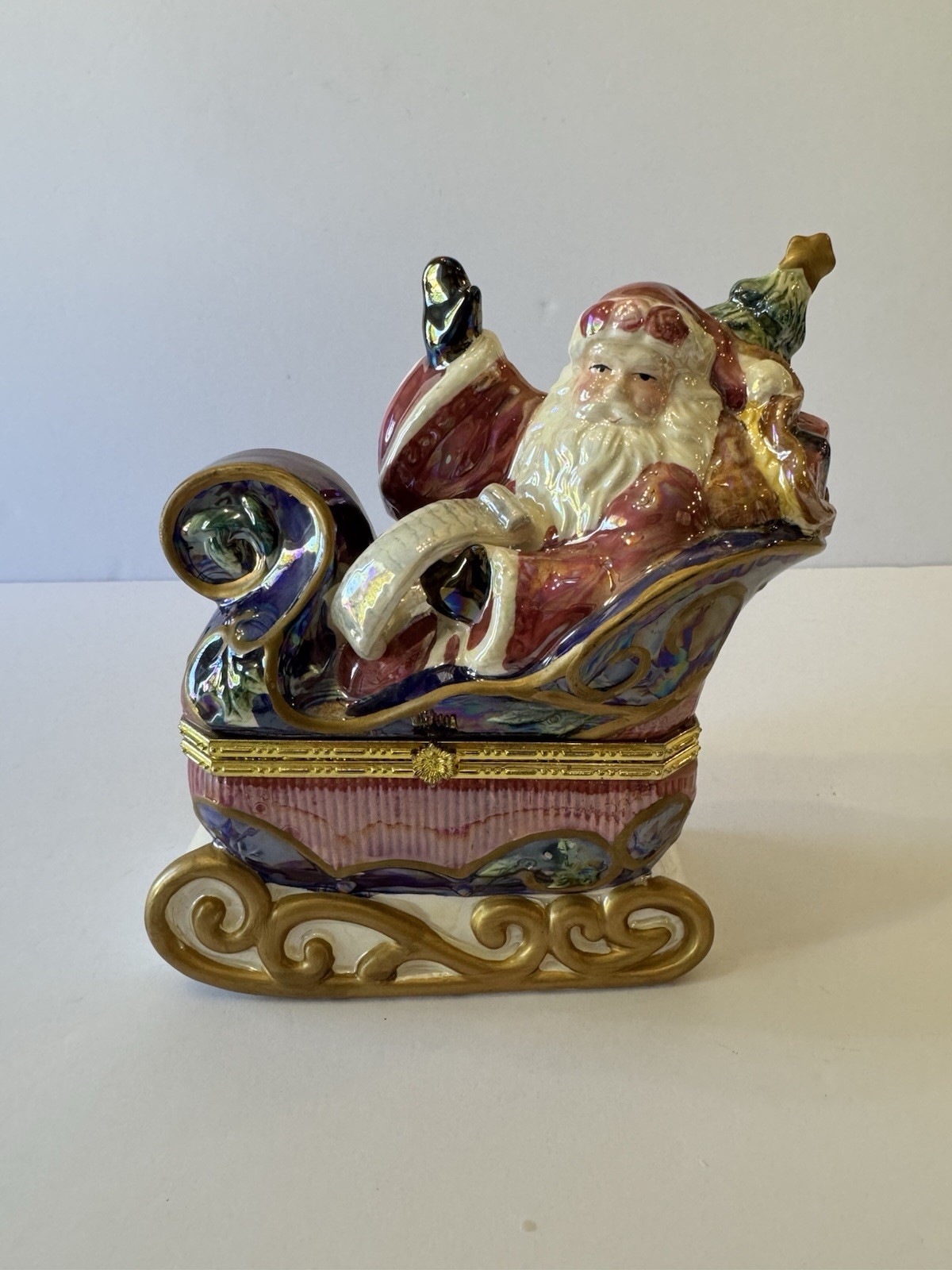 Avon 2002 Christmas Cheer Santa Sleigh Trinket Box Iridescent Avon 2002 Christmas Cheer Santa Sleigh Trinket Box Iridescent