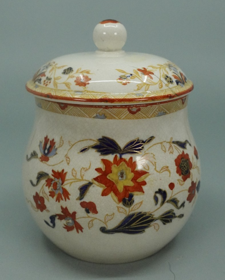 Rare Wedgwood First Period China Lidded Sugar Box - Imari Japan 582, c.1812-1822 Rare Wedgwood First Period China Lidded Sugar Box - Imari Japan 582, c.1812-1822