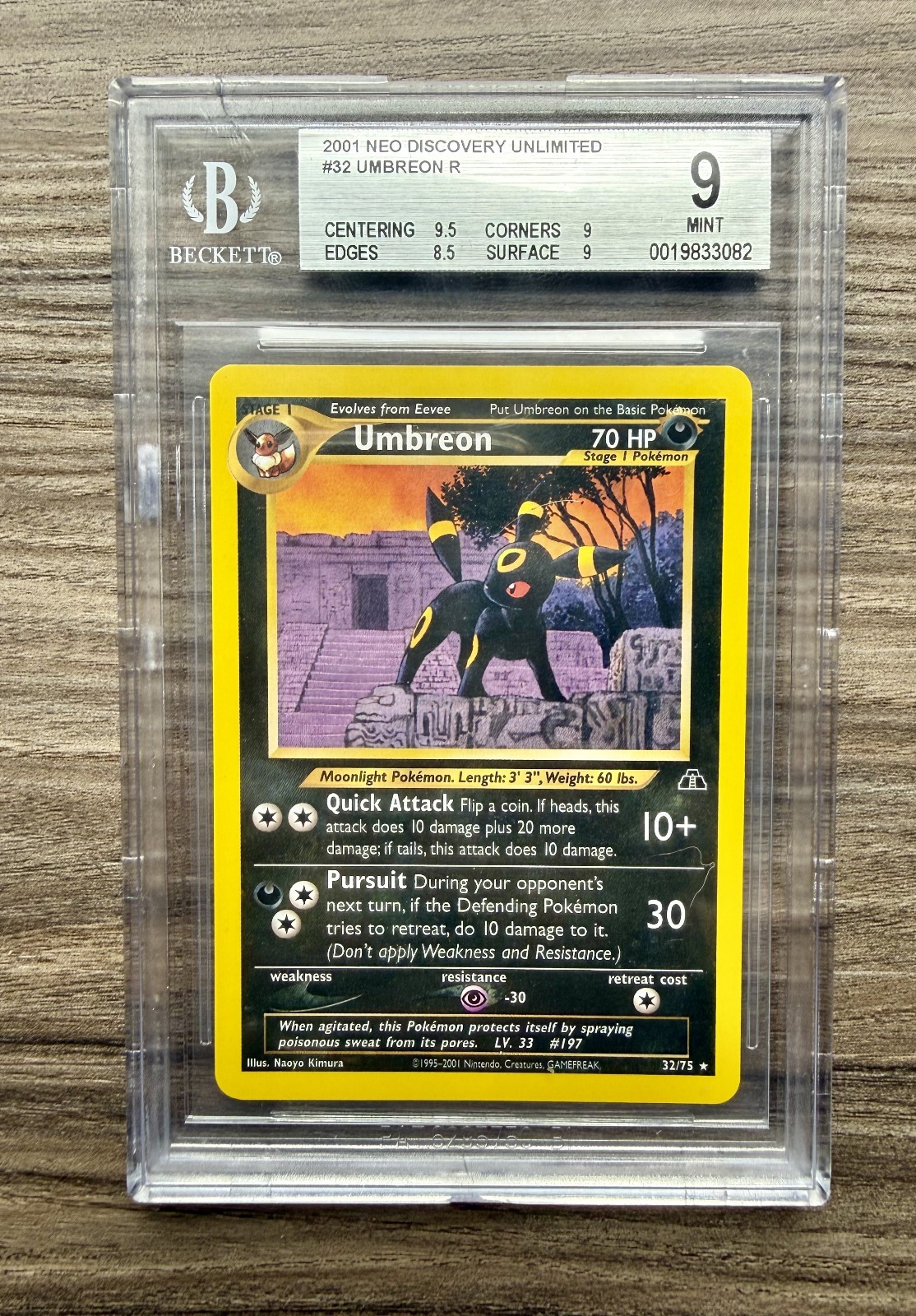 2001 Pokemon Neo Discovery Umbreon #32/75 BGS 9 Mint - Two Small Cracks In Slab 2001 Pokemon Neo Discovery Umbreon #32/75 BGS 9 Mint - Two Small Cracks In Slab