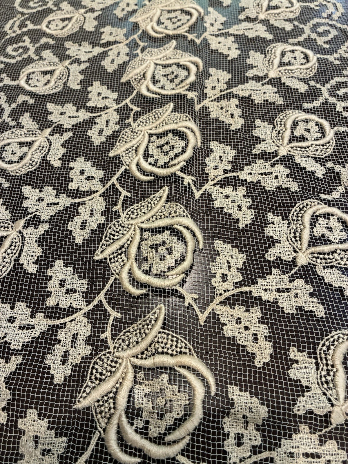 Antique Princess Tape Lace Table Runner Brussels Duchesse Net Scarf Rose 91x14 Antique Princess Tape Lace Table Runner Brussels Duchesse Net Scarf Rose 91x14