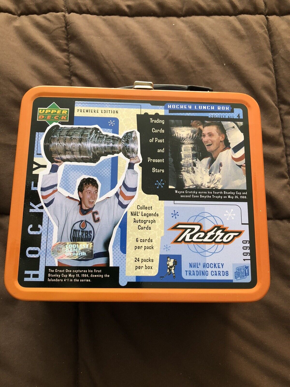 1999 Upper Deck Retro NHL Retirement  Wayne Gretzky Lunch Box.   Very rare