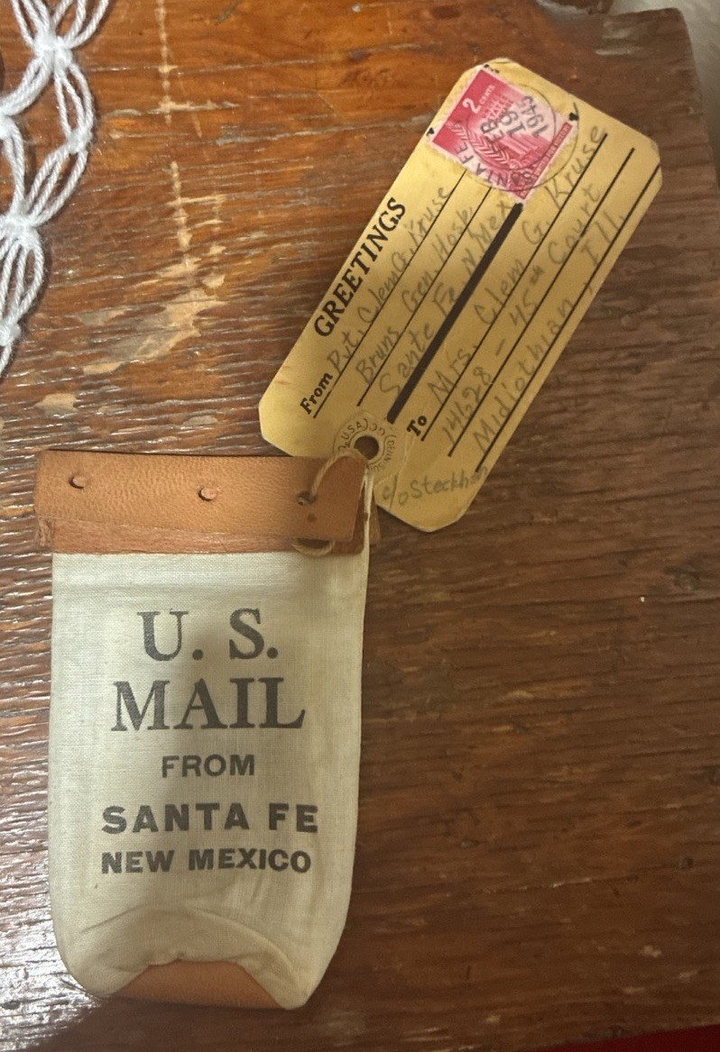 Vintage 1945 U.S. Mail from Sante For New Mexico Souvenir Pouch With 13 Photos Vintage 1945 U.S. Mail from Sante For New Mexico Souvenir Pouch With 13 Photos
