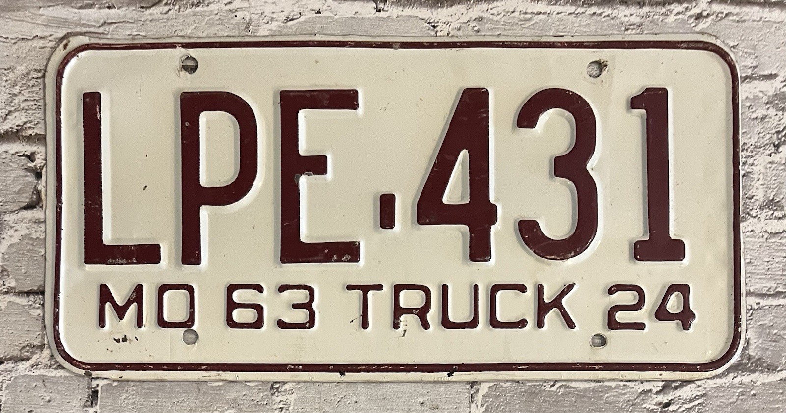 1963 Missouri TRUCK License Plate LPE-431