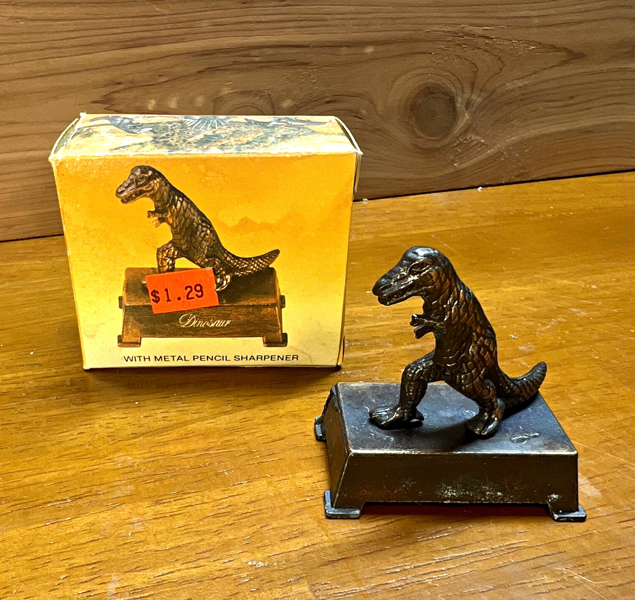 Vintage 50/60s NOS Dinosaur Metal Pencil Sharpener Made in Hong Kong with Box Vintage 50/60s NOS Dinosaur Metal Pencil Sharpener Made in Hong Kong with Box