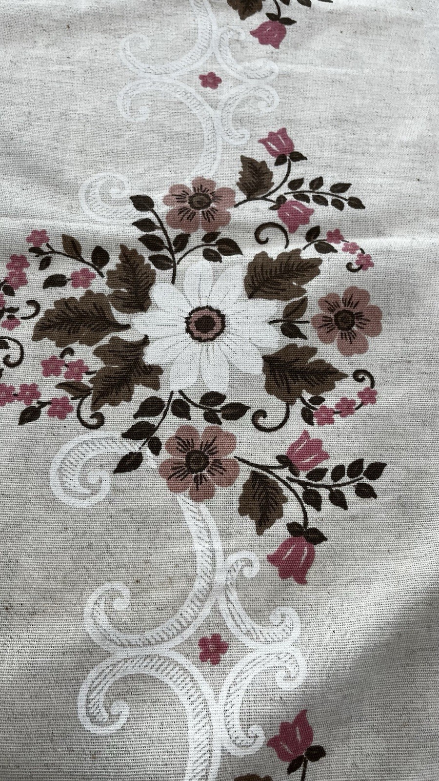 Vintage 70s Floral Border Print Fabric Daisy Retro Cottagecore Boho 60x70 Mauve Vintage 70s Floral Border Print Fabric Daisy Retro Cottagecore Boho 60x70 Mauve