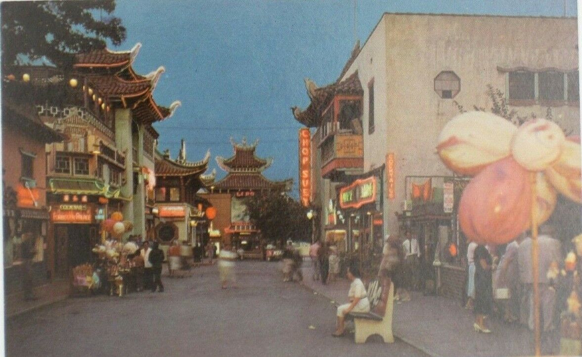 Vintage Chinatown Los Angeles CA Gin Ling Way Busy People Street Postcard (A117)