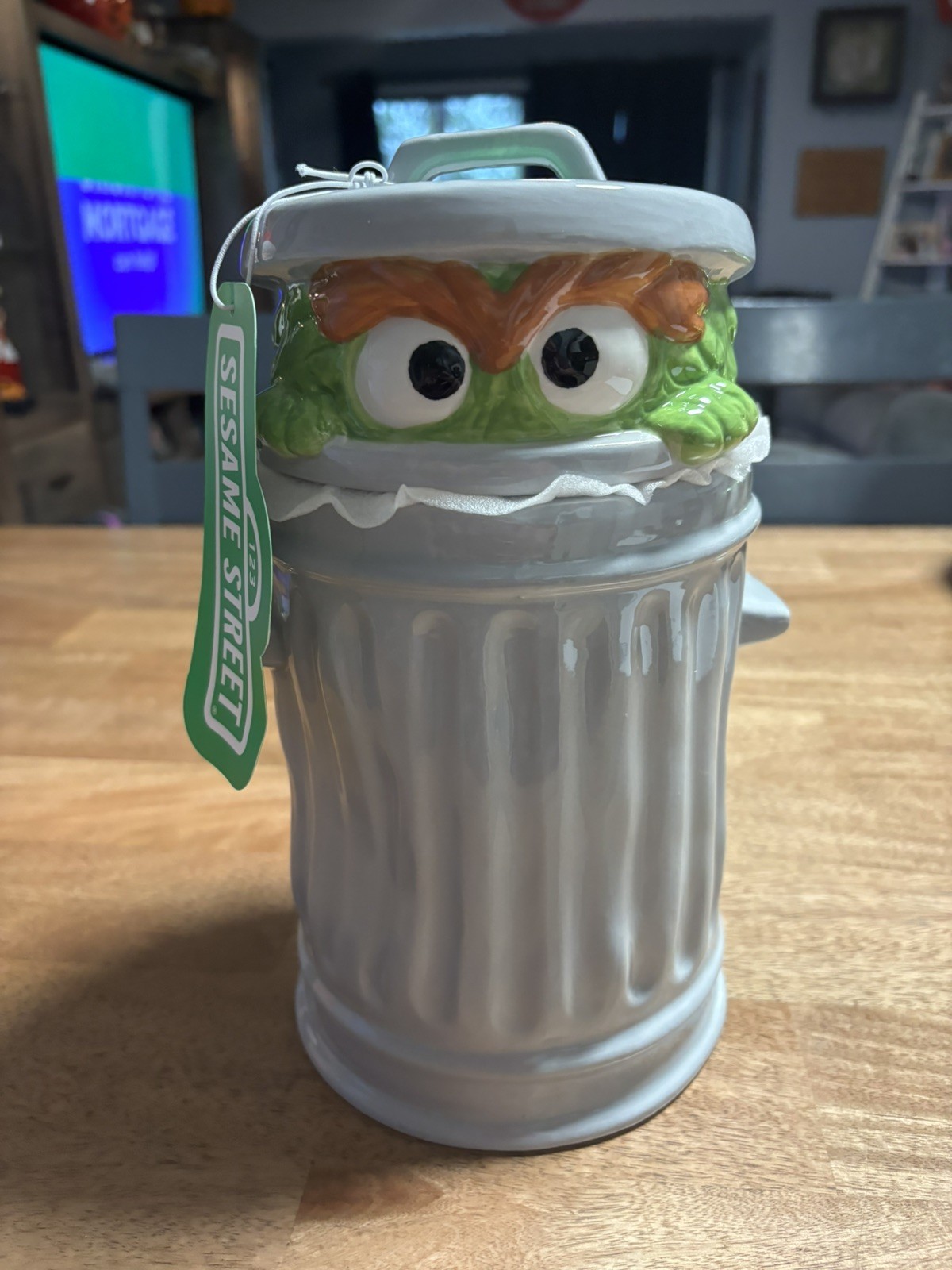 New Vintage Style Sesame Street Oscar the Grouch Ceramic Cookie Jar New Vintage Style Sesame Street Oscar the Grouch Ceramic Cookie Jar