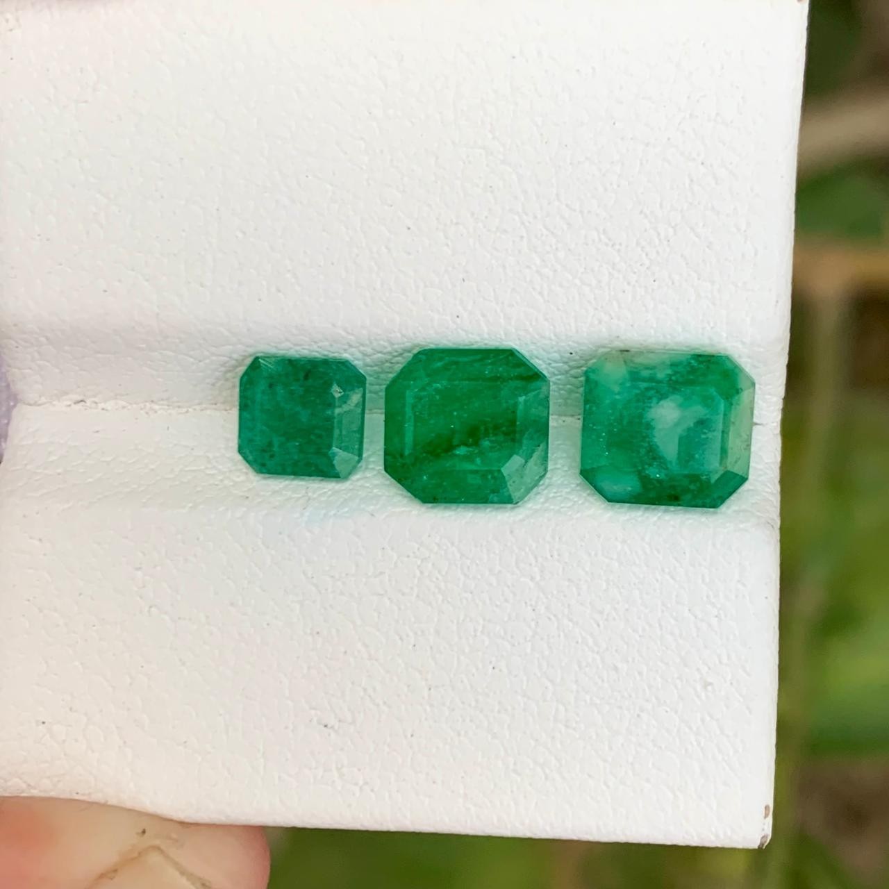 3.90 CT Natural Emearld loose Gemstone From Swat Pakistan 3.90 CT Natural Emearld loose Gemstone From Swat Pakistan