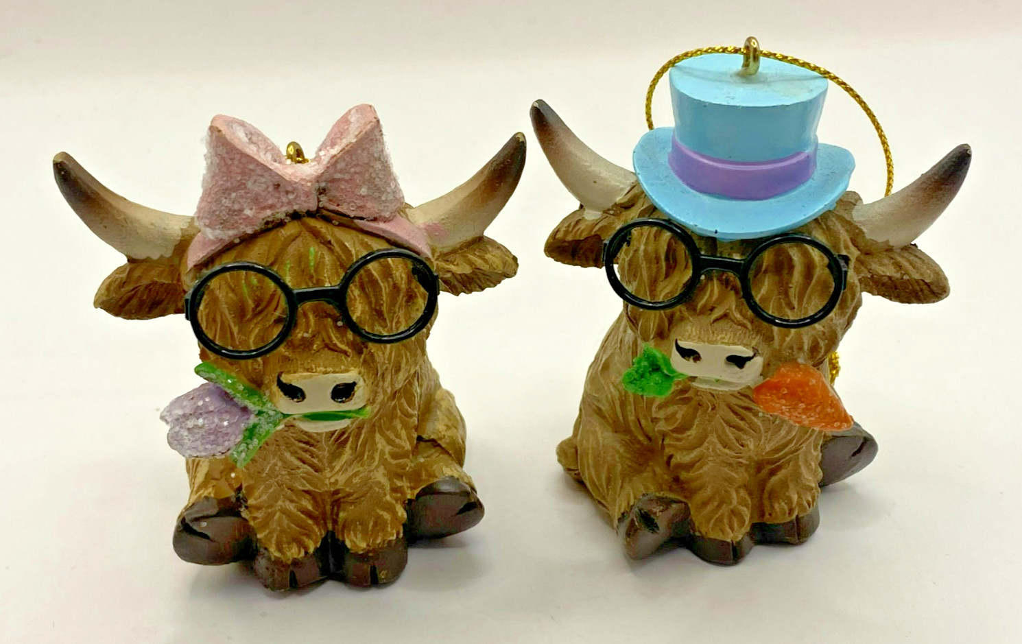 NEW EASTER TOP HAT BOW HIGHLAND COW ORNAMENTS SET OF 2 NEW EASTER TOP HAT BOW HIGHLAND COW ORNAMENTS SET OF 2