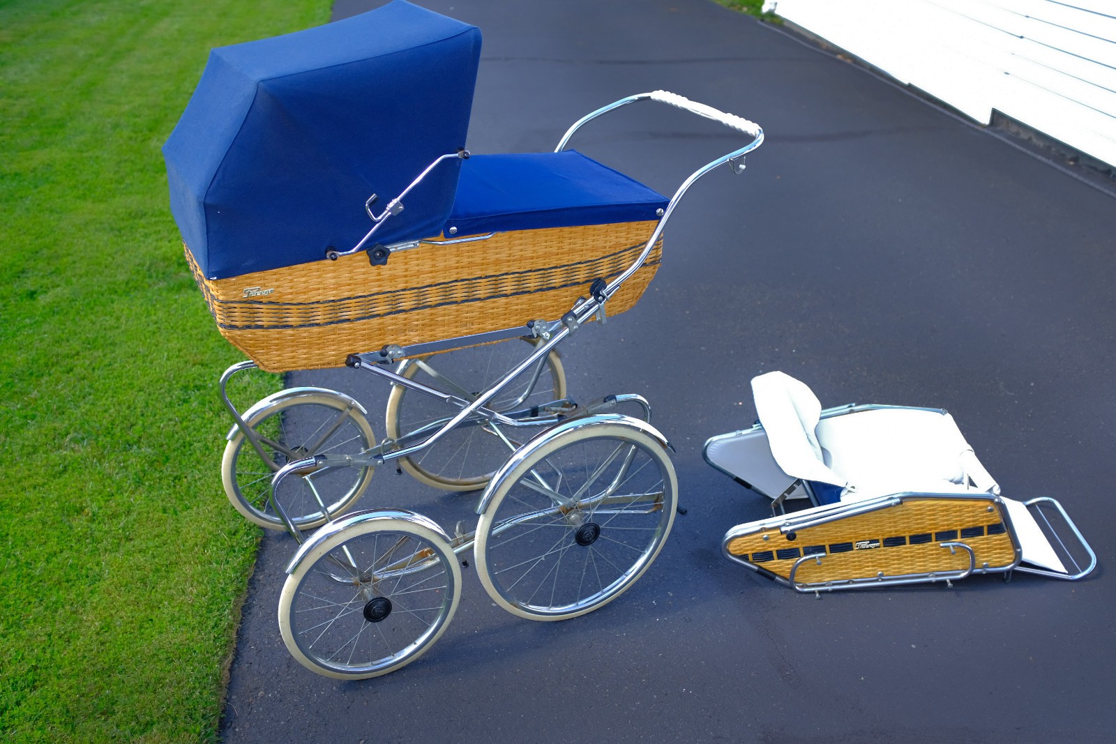 Vintage Perego PRAM, Baby Stroller, Wicker/Navy, Italy, Classic Vintage Perego PRAM, Baby Stroller, Wicker/Navy, Italy, Classic