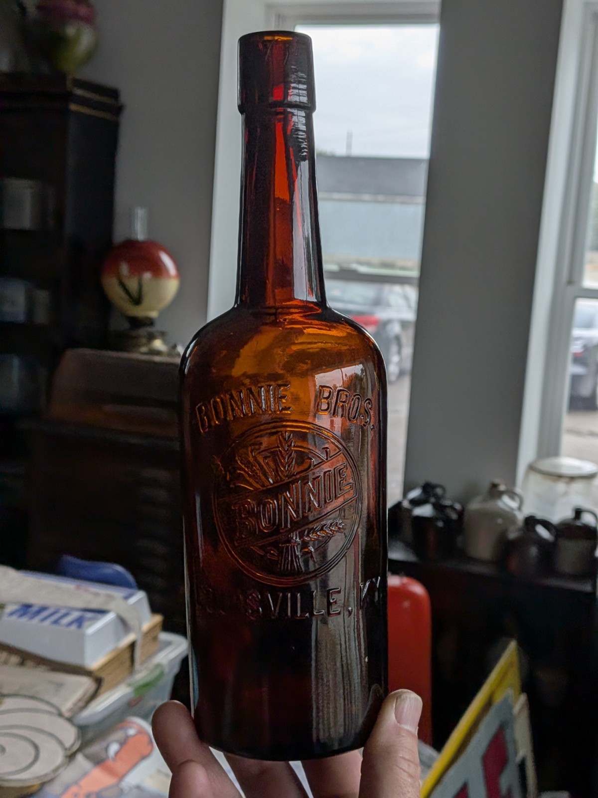 Amber Brown Quart Bonnie Bros Louisville Kentucky Whiskey Bottle Amber Brown Quart Bonnie Bros Louisville Kentucky Whiskey Bottle